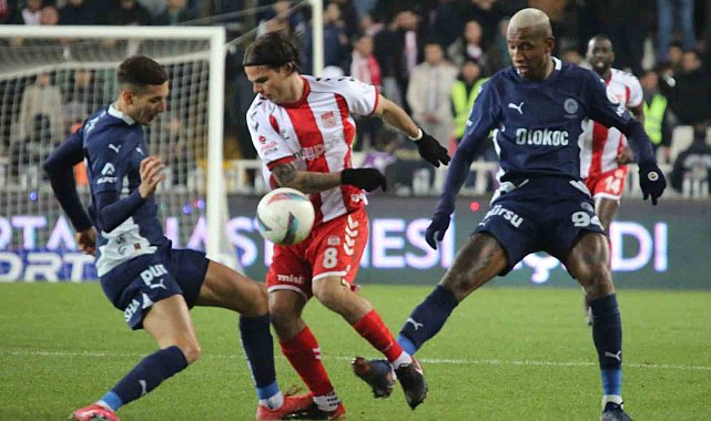 Trendyol Süper Lig: Sivasspor: 1 - Fenerbahçe: 3
