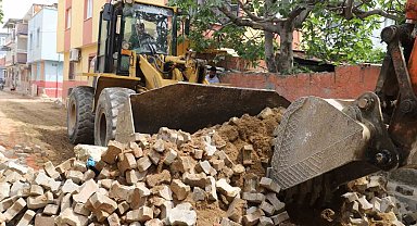 Turgutlu Belediyesi Atatürk Mahallesi'nde kapsamlı yol çalışmasına başladı