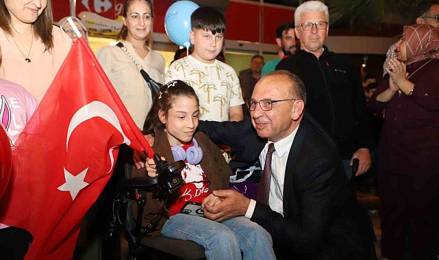 Turgutlu'da 23 Nisan "Çocuk Şenliği ve Ulusal Egemenlik Korteji" ile kutlandı