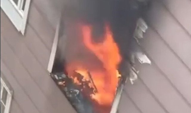 Turgutlu'da korkutan ev yangını, çocuklar yangın merdiveni ile tahliye edildi!