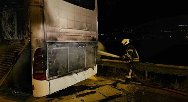 Turistleri taşıyan otobüs yandı, faciadan dönüldü