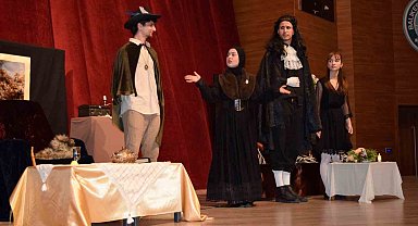 Turizm Fakültesi öğrencilerinden muhteşem tiyatro oyunu