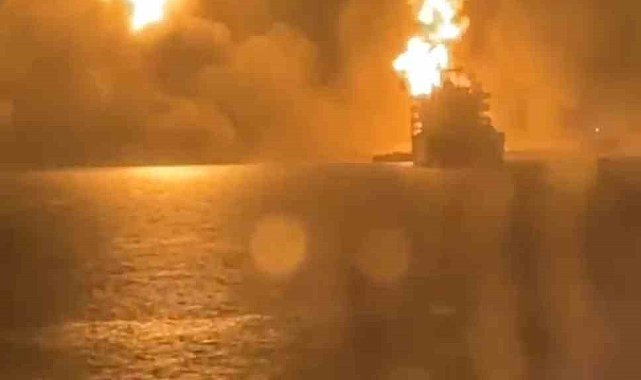 Türk denizciler Kızıldeniz'de bombardımanın ortasında kaldı
