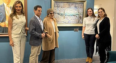Türkan Şoray Atatürk'ün portresini gördüğünde duygusal anlar yaşadı