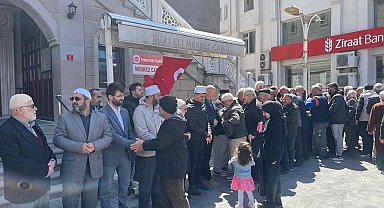 Türkeli'de ilk hacı kafilesi dualarla uğurlandı