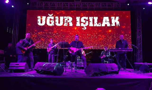 Uğur Işılak Karabük'te sahne aldı