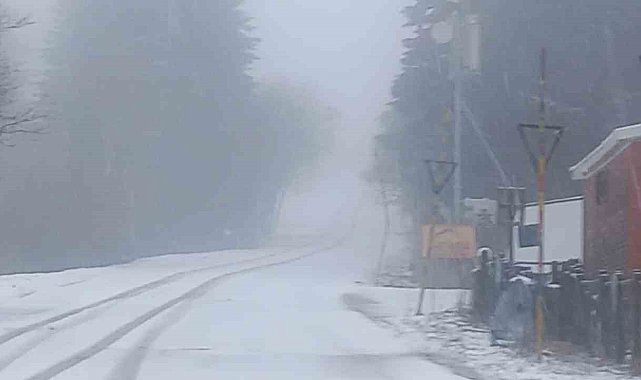 Uludağ'a nisan ayında kar yağdı