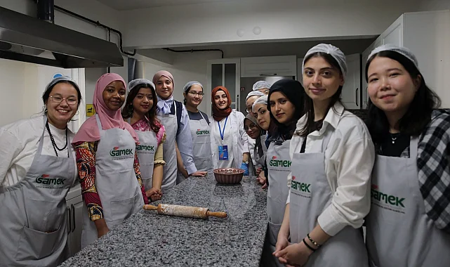 Uluslararası öğrenciler Türk mutfağını SAMEK'te öğrendiler