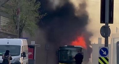 Ümraniye'de İETT otobüsü yandı