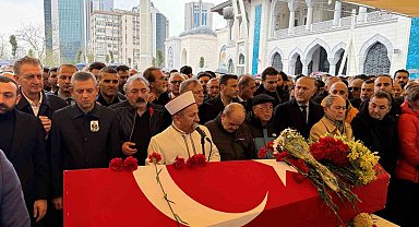 Ünlü sanatçı Volkan Konak için İstanbul'da cenaze töreni düzenlendi