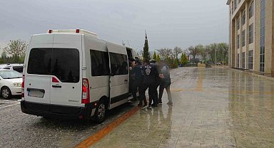 Uşak merkezli yasa dışı bahis operasyonunda gözaltına alınan 3 şüpheli tutuklandı