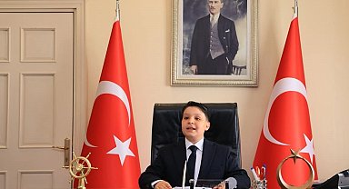 Vali Akbıyık, 23 Nisan'da koltuğunu minik öğrencilere devretti