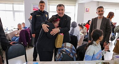 Vali Eldivan, özel öğrencilerle bir araya geldi