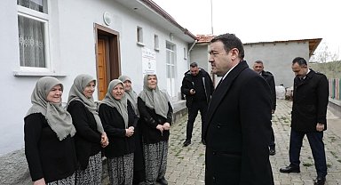 Vali Işın'dan Domaniç'teki kadın kooperatifine destek ziyareti