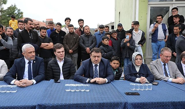 Vali Musa Işın ve milletvekillerinden deprem üssü Simav Yemişli köyüne geçmiş olsun ziyareti