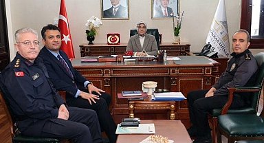 Vali Yiğitbaşı: "Bayram tatilinde Afyonkarahisar'dan 5 milyon 860 binin üzerinde araç geçişi oldu"