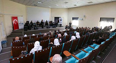 Van Büyükşehir Belediyesi yaşlılara özel konser düzenledi