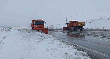 Van'da nisan karı ulaşımı olumsuz etkiliyor