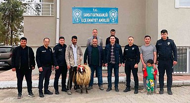 Vatandaş, polis için koç kesti