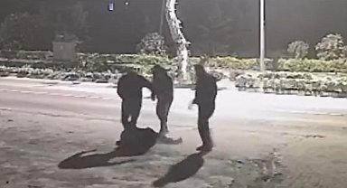 Yalova'da 4 kişinin saldırısına uğrayan genç defalarca bıçaklandı