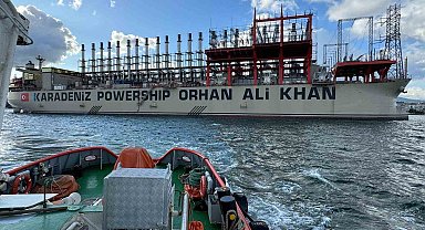 Yalova'da enerji gemisi demir sahasında karaya oturdu