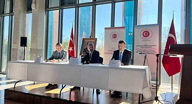 Yalovalı öğrenciler Strazburg'ta Türk dili paneline katıldı