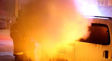 Yanan araçtaki alev böyle püskürdü