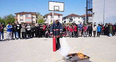 Yangını öğretmenler söndürdü