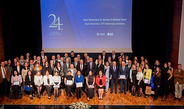 Yaşar Üniversitesi'nde 24'üncü yaş gururu