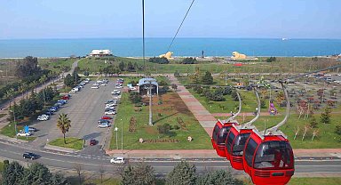 Yenilenen teleferiğe tatilde yoğun ilgi: 10 bin yolcu taşıdı
