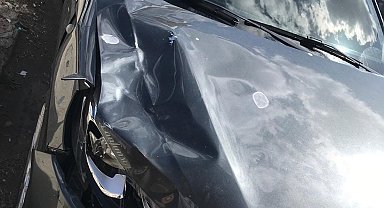 Yola kaçan topunu alırken otomobilin çarptığı çocuk hayatını kaybetti