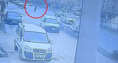 Yoldun karşısına geçerken otomobilin çarptığı yaşlı adam hayatını kaybetti