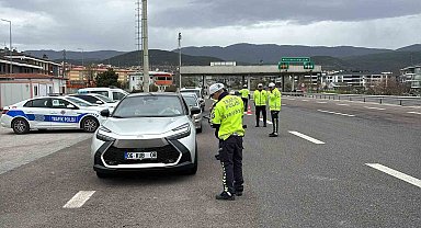 Yollarda bayram dönüşü hareketliliği: Polisler tek tek denetledi