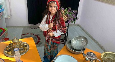 Yöresel kıyafetler miniklerin defilesiyle tanıtıldı