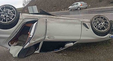 Yozgat'ta lüks otomobil takla attı: 3 yaralı