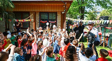 Yunusemreli minikler 23 Nisan kutlamalarına başladı