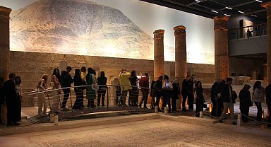 Zeugma Mozaik Müzesi bayramda ziyaretçi akınına uğruyor