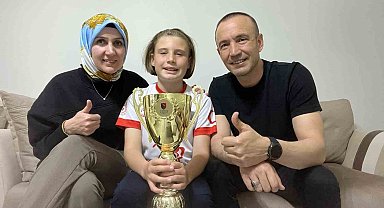 10 yaşındaki eskrimcinin gözü şimdiden olimpiyatlarda