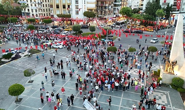 19 Mayıs Alanya'da fener alayı ve Gökhan Özen konseriyle kutlandı