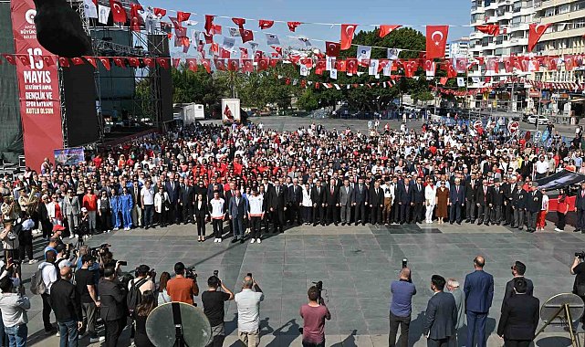 19 Mayıs Antalya'da coşkuyla kutlandı