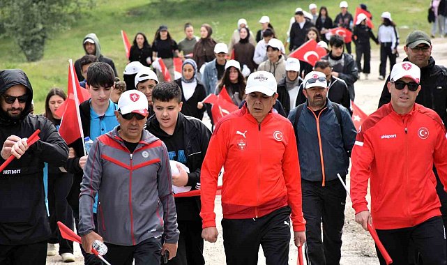 19 Mayıs Gençlik Haftası'nda coşkulu yürüyüş
