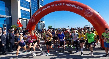 19 Mayıs Yarı Maratonu başladı