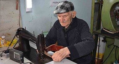 20 metrekarelik dükkanda fabrikasyona direniyor