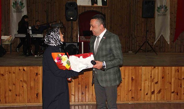 26 yıldır gözü gibi baktığı engelli oğlunu kaybeden anne, 'Yılın Annesi' seçildi