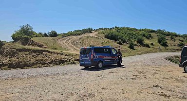 3 kişiyi av tüfeğiyle yaralayarak kaçan şahıs jandarma ile girdiği çatışmada etkisiz hale getirildi