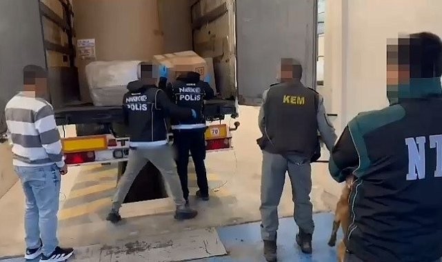'Carlos' geçit vermedi: Dorsede 115 kilo skunk ele geçirildi