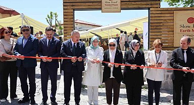 'Slow Food' Kapadokya yeryüzü pazarı açıldı