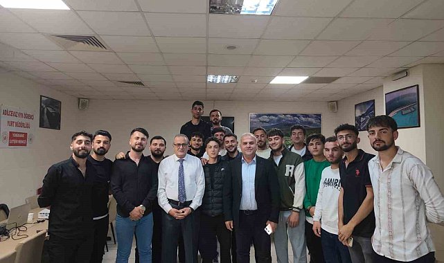 'Yaşayan İnsan Hazinesi' Birol, öğrencilerle bir araya geldi