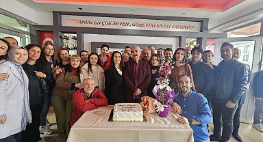 43 yıllık eğitimci emekliliğe böyle uğurlandı