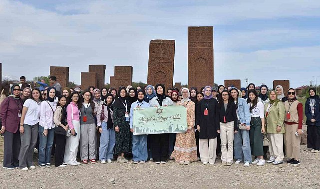 65 ilden bin 600 öğrenci Cumhurbaşkanlığı Külliyesi'nde ağırlandı